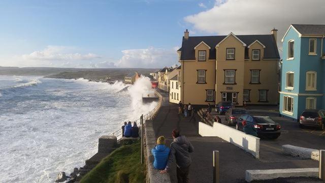Lahinch -Beach -Surf- Hostel Zewnętrze zdjęcie